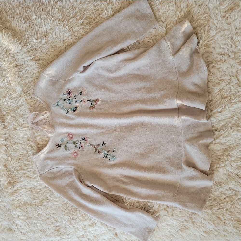 Lauren Conrad Sweater - Picture 4 of 10